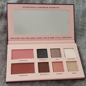 Eyeshadow and blush pallete